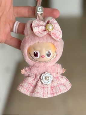 PIN FOR LOVE “G” PINK LABUBU